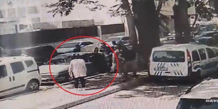Anne- babasının otomobilde bıraktığı ikizleri polis baygın halde kurtardı; o anlar kamerada