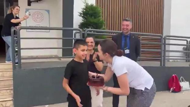 Şehidin oğluna, polislerden sürpriz doğum günü partisi
