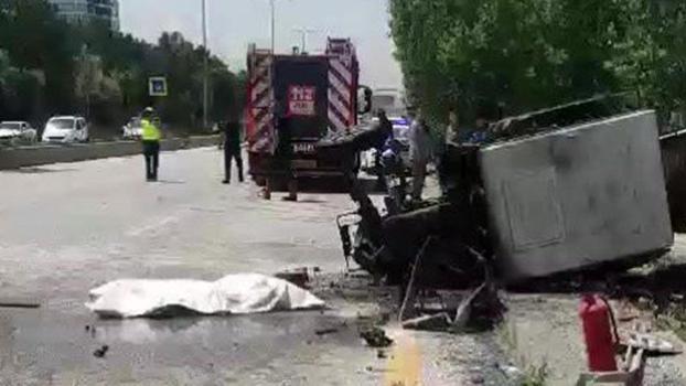 Ankara'da otomobil ile traktör çarpıştı: 1 ölü, 2 yaralı