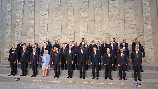 Bakan Güler, NATO Toplantısı aile fotoğrafı çekimine katıldı