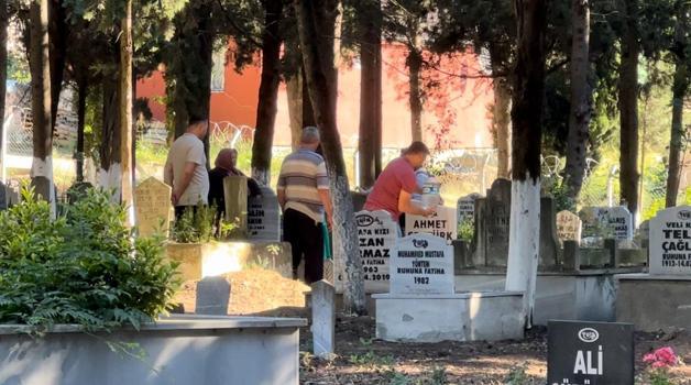 Yalova'da bayramın ilk günü mezarlıklarda yoğunluk yaşandı