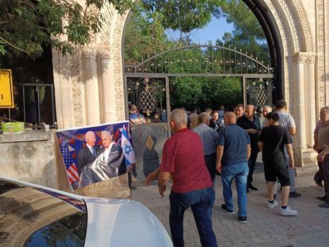 Siirt'te HÜDA PAR'dan mezarlık girişinde Biden ve Netanyahu fotoğraflı 'Gazze' tepkisi