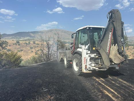 Diyarbakır’da örtü yangınında 10 hektar alan zarar gördü