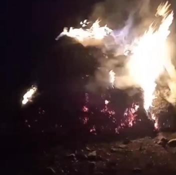Adana'da ekin yığınları alev alev yandı