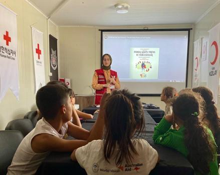 Türk Kızılay, Yetim Destek Programı’yla deprem bölgesinde 532 çocuğu destekliyor