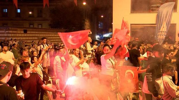 İstanbul'da A Milli Futbol Takımı'nın galibiyeti coşkuyla kutlandı