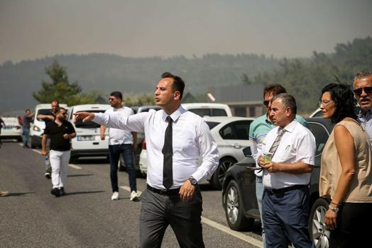 İzmir'de orman yangını, 2 mahalle boşaltıldı (6)