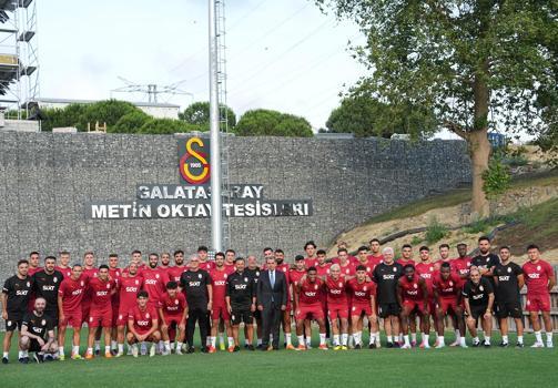 Galatasaray, Kemerburgaz Metin Oktay Tesisleri’nde ilk antrenmanını gerçekleştirdi