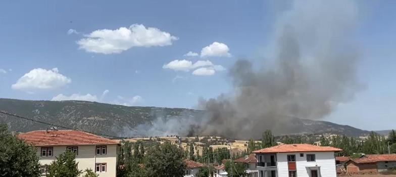 Tokat'ta anız yangınında 100 dönüm tarım arazisi zarar gördü