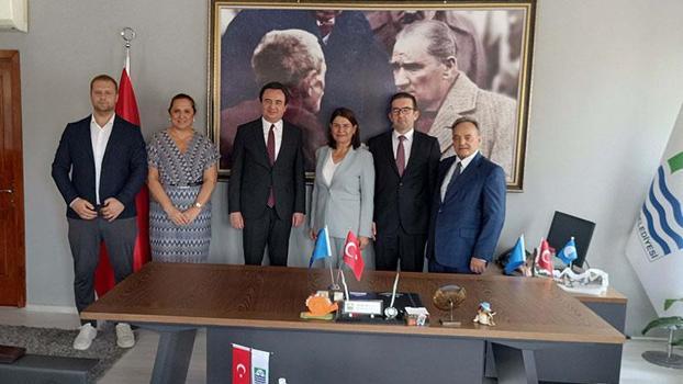 Kosova Başbakanı Kurti, Foça Belediyesi'nin ilk kadın başkanı Kosova kökenli Fıçı'yı ziyaret etti