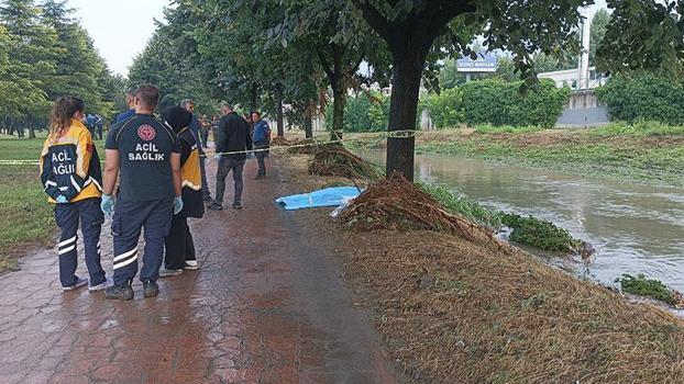 Yağış nedeniyle debisi yükselen Nilüfer Çayı'nda sürüklenen erkek cesedi bulundu