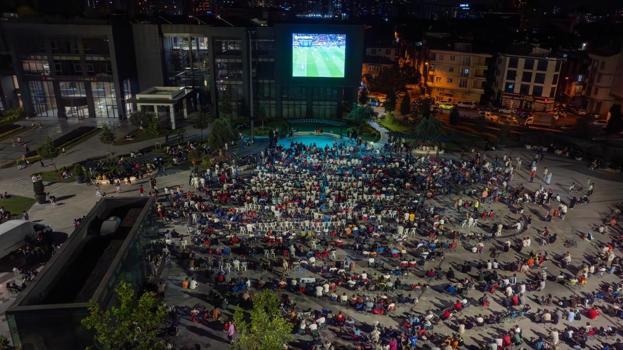 Türkiye-Hollanda maçı Ümraniye’de dev ekranda izlenecek