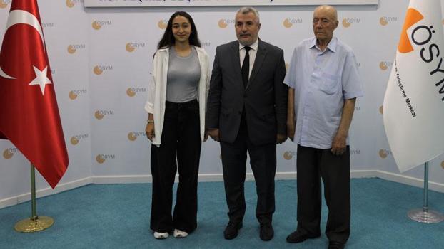ÖSYM Başkanı Ersoy, en genç ve en yaşlı YKS adaylarıyla buluştu