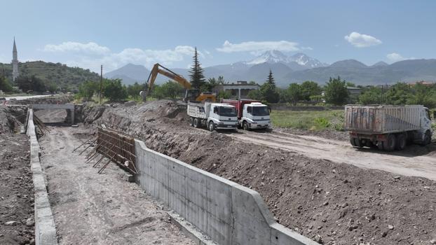 Hacılar'da kanal projesi yüzde 60 seviyesine geldi
