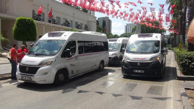 Adana'da İtimat Kooperatifi dolmuşçularının hat eylemi