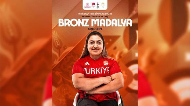 Para halterde Sibel Çam, bronz madalya kazandı