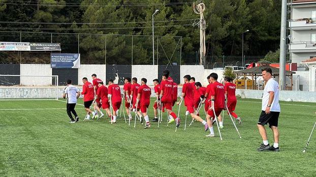 Ampute Futbol Gelişim Kampı'nın ikinci etabı Marmaris Şehir Stadyumu'nda başladı