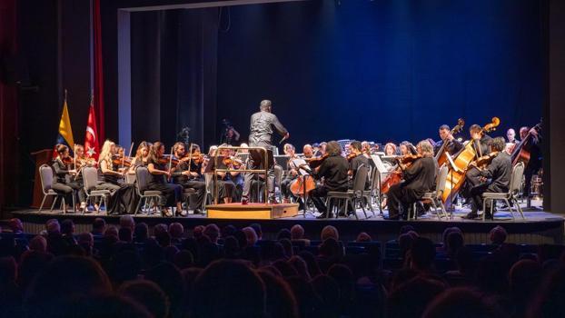 Limak Filarmoni Orkestrası ‘Türkiye-Kolombiya’ dostluğu için çaldı