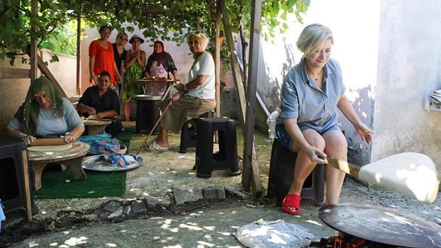 Lösemili çocuklar için yufka açıp, makarna yaptılar