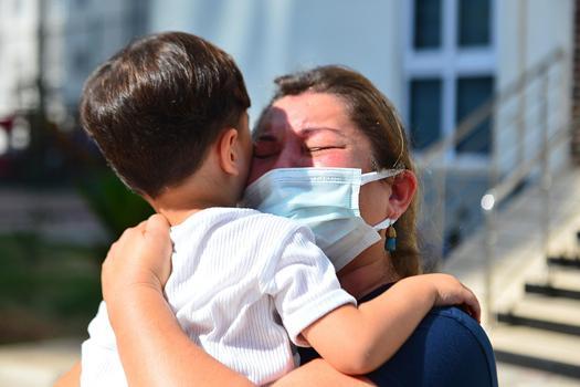 Gözü yaşlı aile, biyolojik babanın sakladığı Umut'un evlerine dönmesini istiyor