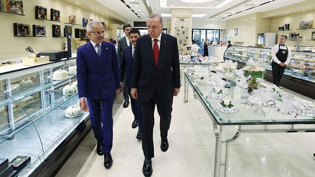 Cumhurbaşkanı Erdoğan'dan pastane ziyareti