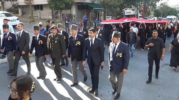 Avcılar’da gazilerden Türk bayraklı yürüyüş