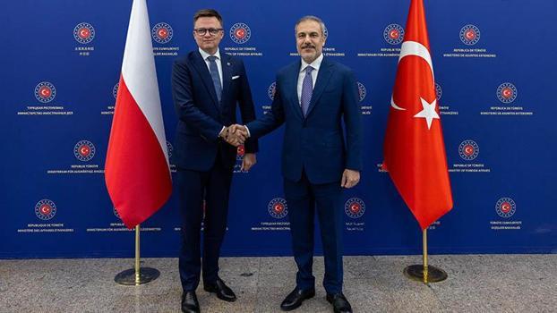 Bakan Fidan, Polonya Meclis Başkanı Holownia ile görüştü