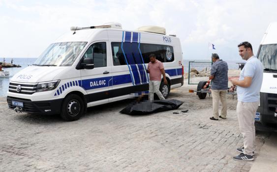 1 kilometre açıkta erkek cesedi bulundu