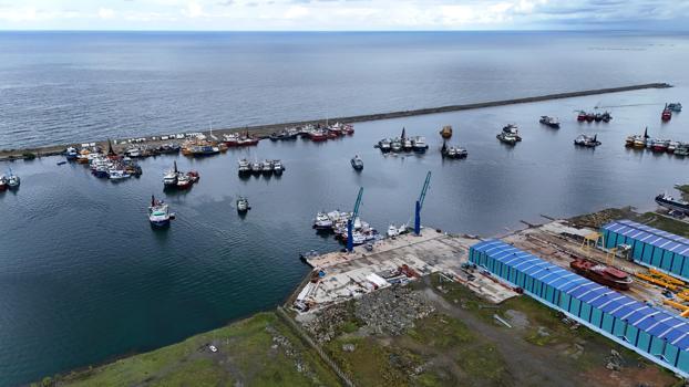 Karadeniz'de fırtına; balıkçı tekneleri limana sığındı