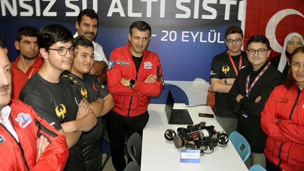 Selçuk Bayraktar Mersin’de gençlerle buluştu