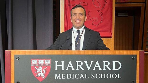 Harvard'da çift yandal yapan Türk doktor, diplomasını Filistinli çocuklara atfetti