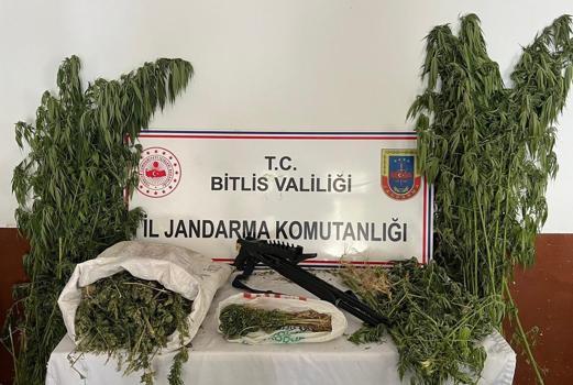 Bitlis'te uyuşturucu operasyonunda 3 gözaltı