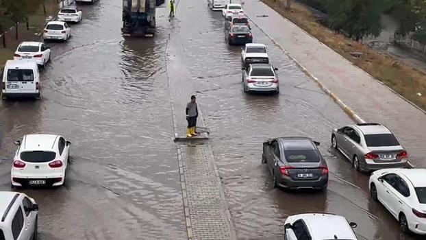 Diyarbakır’da cadde ve sokaklar göle döndü