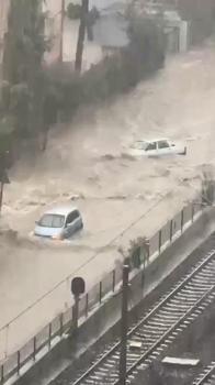 Adana'da sağanak sele neden oldu