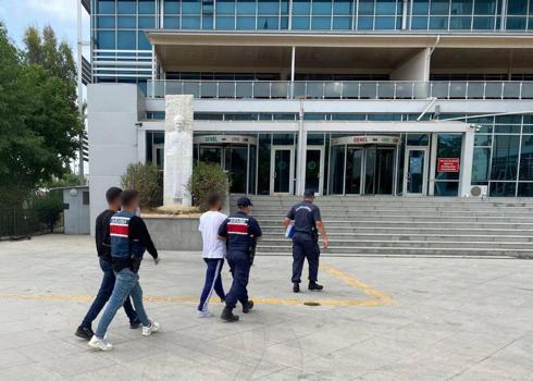 Mersin’de aranan firariler yakalandı