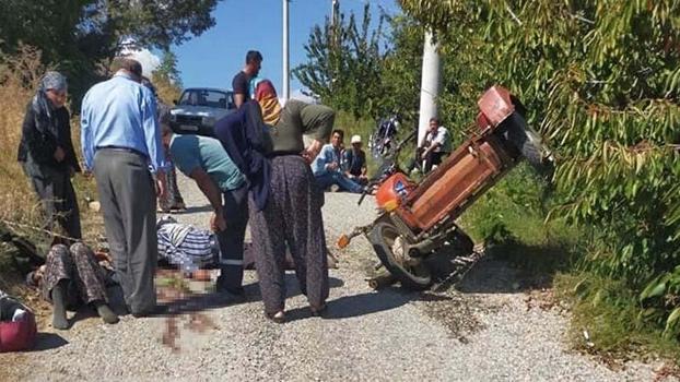 Sepetli motosiklet şarampole devrildi: 1 ölü, 2 yaralı