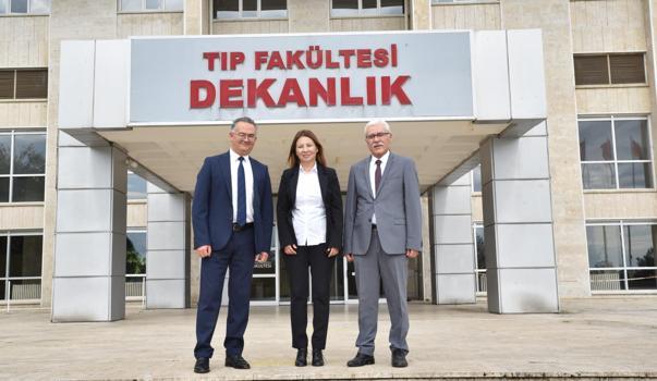 OMÜ Tıp Fakültesi Hastanesi Başhekimlik görevini Prof.Dr. Ünsal Özden devraldı