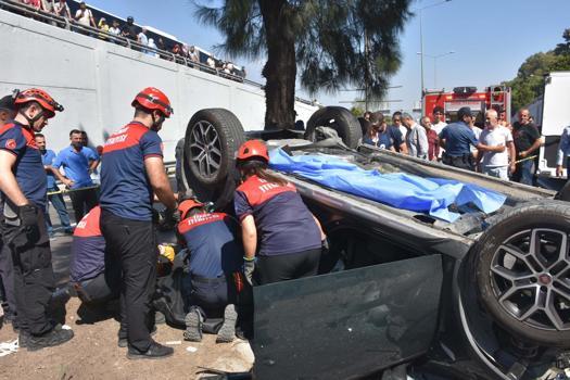 Hasta ziyaretine giderken otomobilleri köprüden düştü: 3 ölü, 2 yaralı (2)