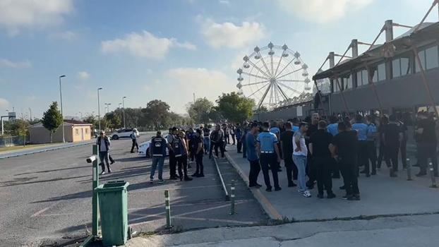 Avcılar’daki lunaparkın kaçak kısımları yıkılıyor