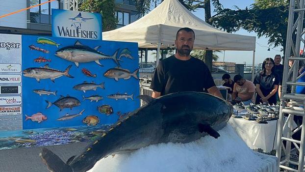 'Dünya Zıpkın Rekortmeni' Selçuk Koşar, avladığı 1 ton orkinosu pişirip çocuklara dağıttı