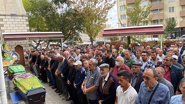 Afyon'daki kazada ölen 3 kişi, Eskişehir’de toprağa verildi