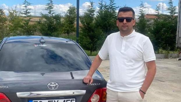 Kamyondaki tomruklar otomobilin üzerine düştü: 1 ölü