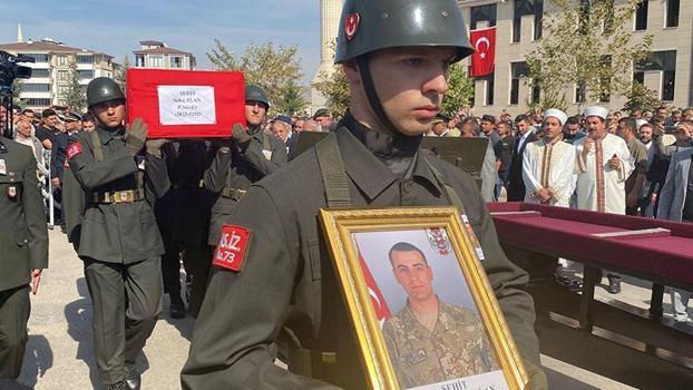 Pençe-Kilit şehidi için Elazığ'da tören