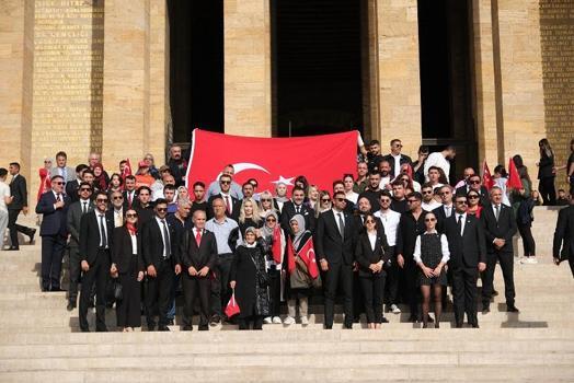 Genç Parti'den Anıtkabir'e ziyaret