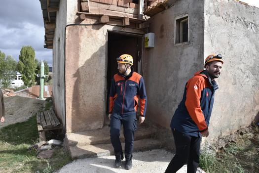 Sivas'ta 10 dakika arayla 4.7 ve 4.1 büyüklüğünde 2 deprem (5)