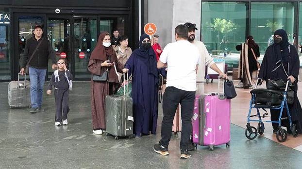 Lübnan'dan tahliye edilen 58 kişi İstanbul'a getirildi