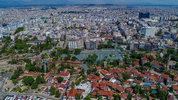 Yabancılar en çok Antalya'dan konut alıyor