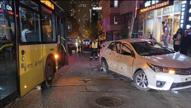 istanbul-Ataşehir'de İETT otobüsü ile otomobil çarpıştı