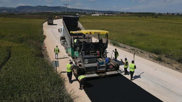 Balıkesir'de son 6 ayda 92,6 kilometre yol yenilendi