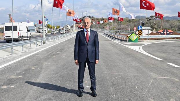 Bakan Uraloğlu: Kara yollarındaki fiber ağ altyapısı uzunluğu 7 bin 676 kilometreye ulaştı